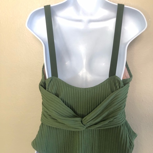Cupshe Green Ribbed Plunge Neckl Rushed Twist Back Detail One Piece Swimsuit XL - Picture 8 of 14